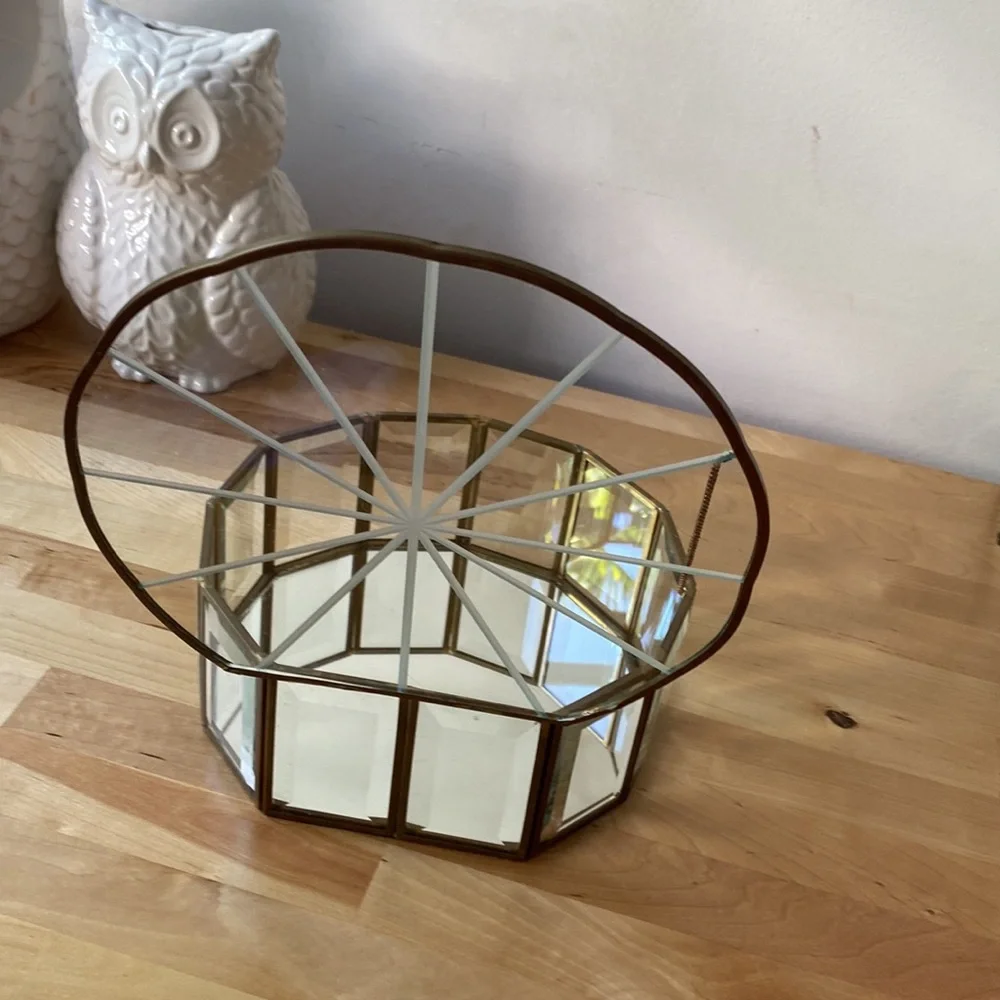 Crystal storage. Perfect for jewelry. Used in good condition.